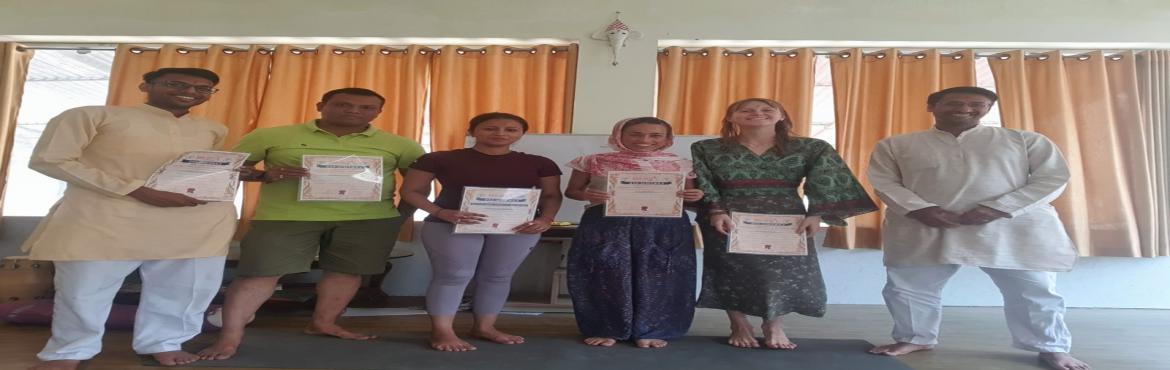 Book Online Tickets for Kundalini Training Course in Rishikesh -, Rishikesh. Sri Yoga Ashram - Yoga School in India offers residential, non-residential and affordable Yoga Teacher Training in Rishikesh is fully in accordance with Yoga Alliance USA requirements and you will be given an internationally valid 
